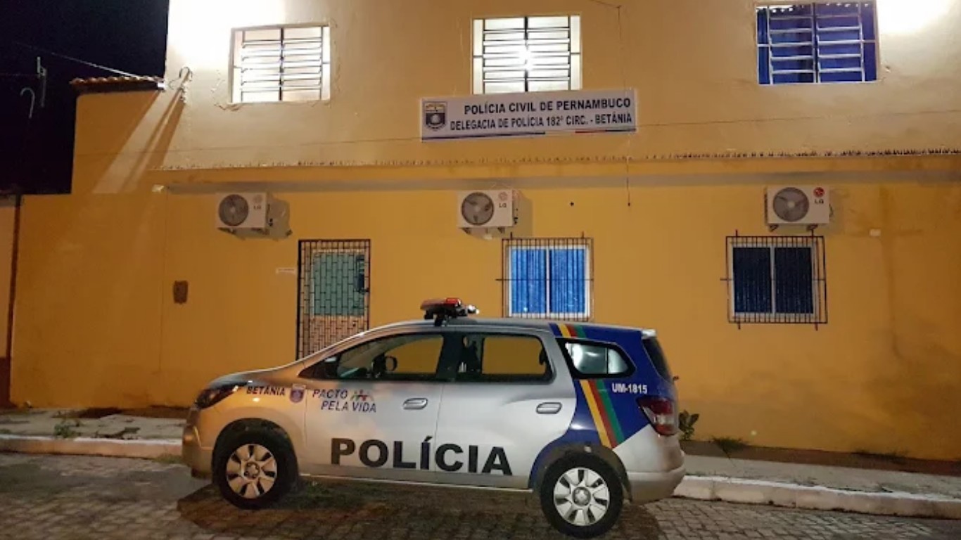 Homem e criança morrem após caminhão atingir carro de boi no Sertão de Pernambuco