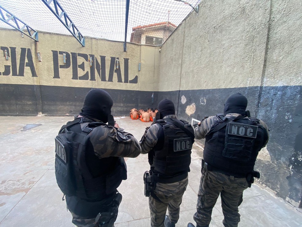 Mandados foram cumpridos dentro de unidade penal do estado — Foto: Divulgação