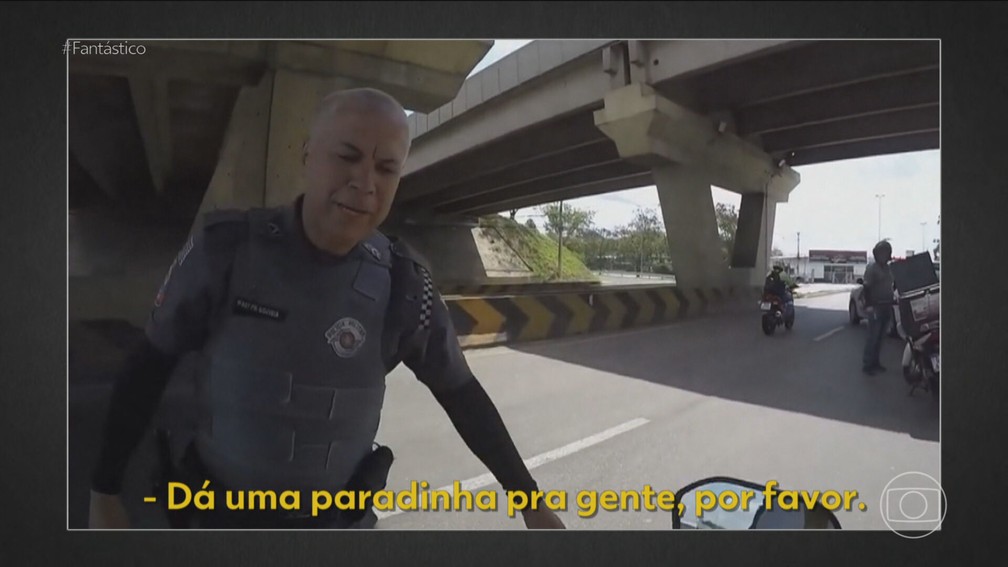 Sargento tinha fama de ser gentil em abordagens e tinha vídeos publicados na internet. — Foto: TV Globo/Reprodução