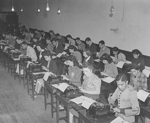 Dia do datilógrafo: conheça profissão que deixou de existir