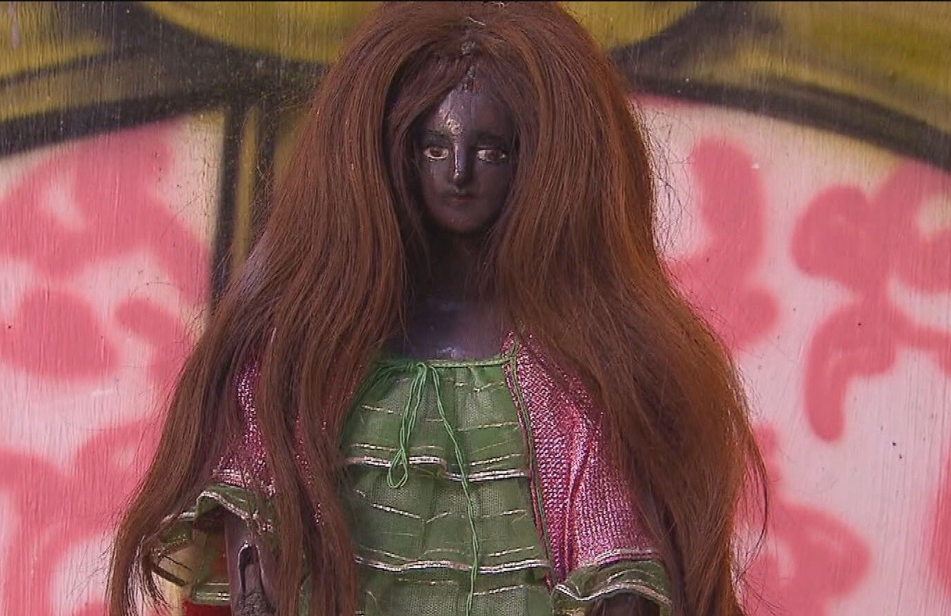 Imperatriz Leopoldinense pesquisa no Recife história de boneca sagrada que reapareceu após 34 anos; calunga inspira desfile no carnaval de 2027