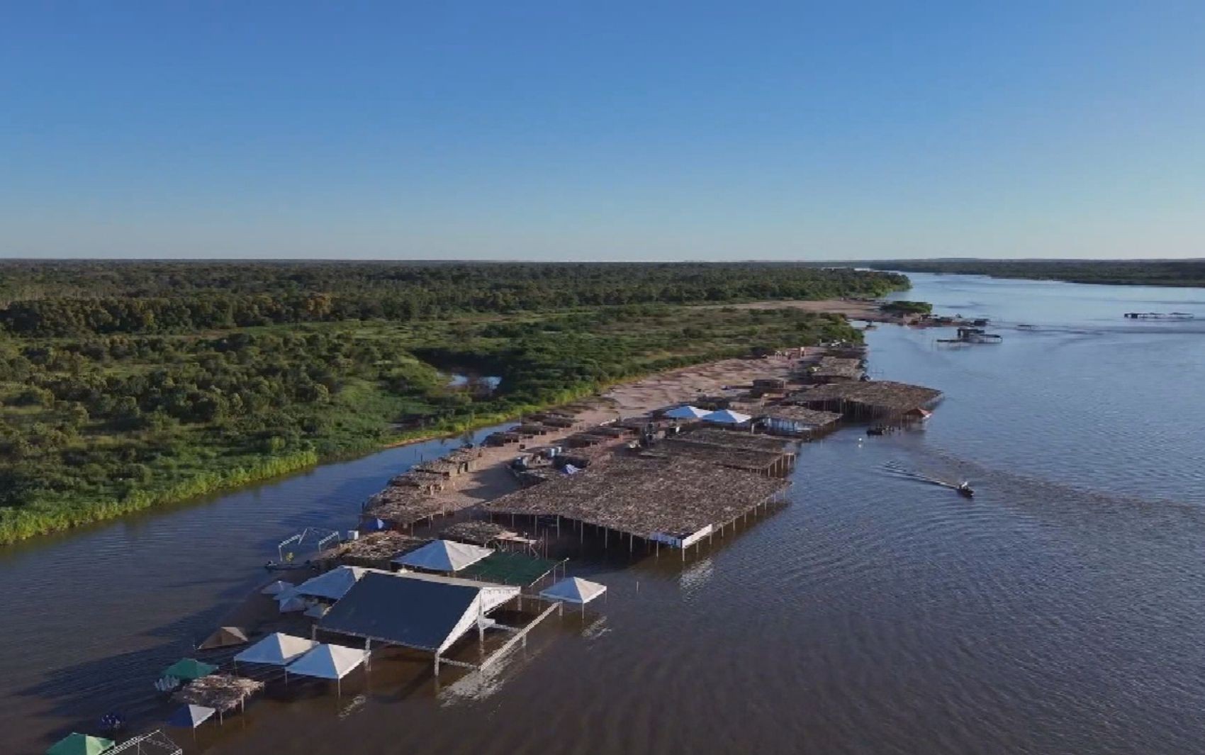 Chuvas tardias elevam nível de água no Rio Araguaia e comerciantes precisam se adaptar