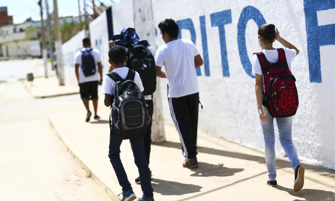 Ideb 2025: DF não atinge metas da rede pública e fica abaixo da média nacional