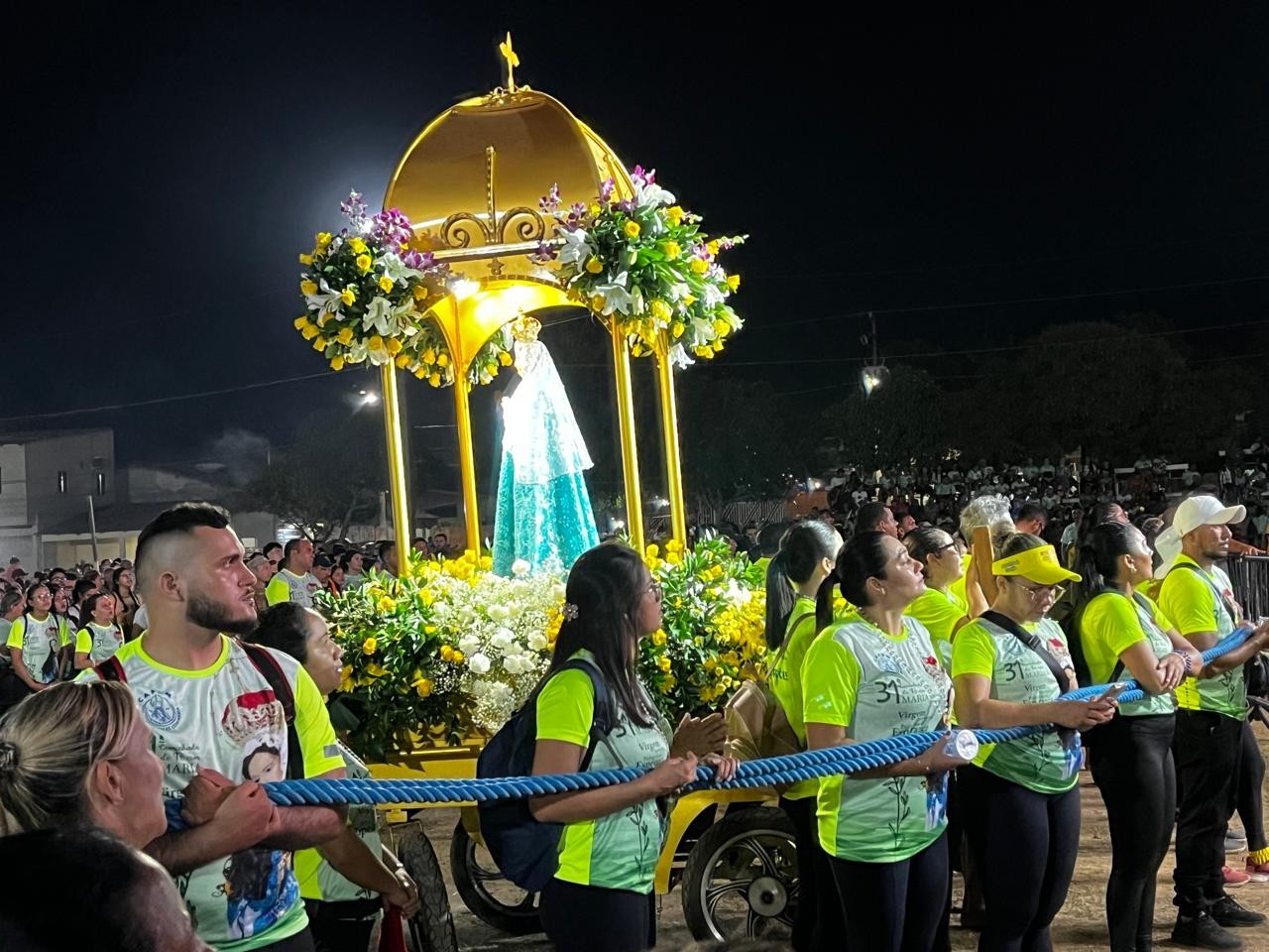Caminhada de Fé com Maria reúne multidão de fiéis no percurso de Mojuí dos Campos a Santarém