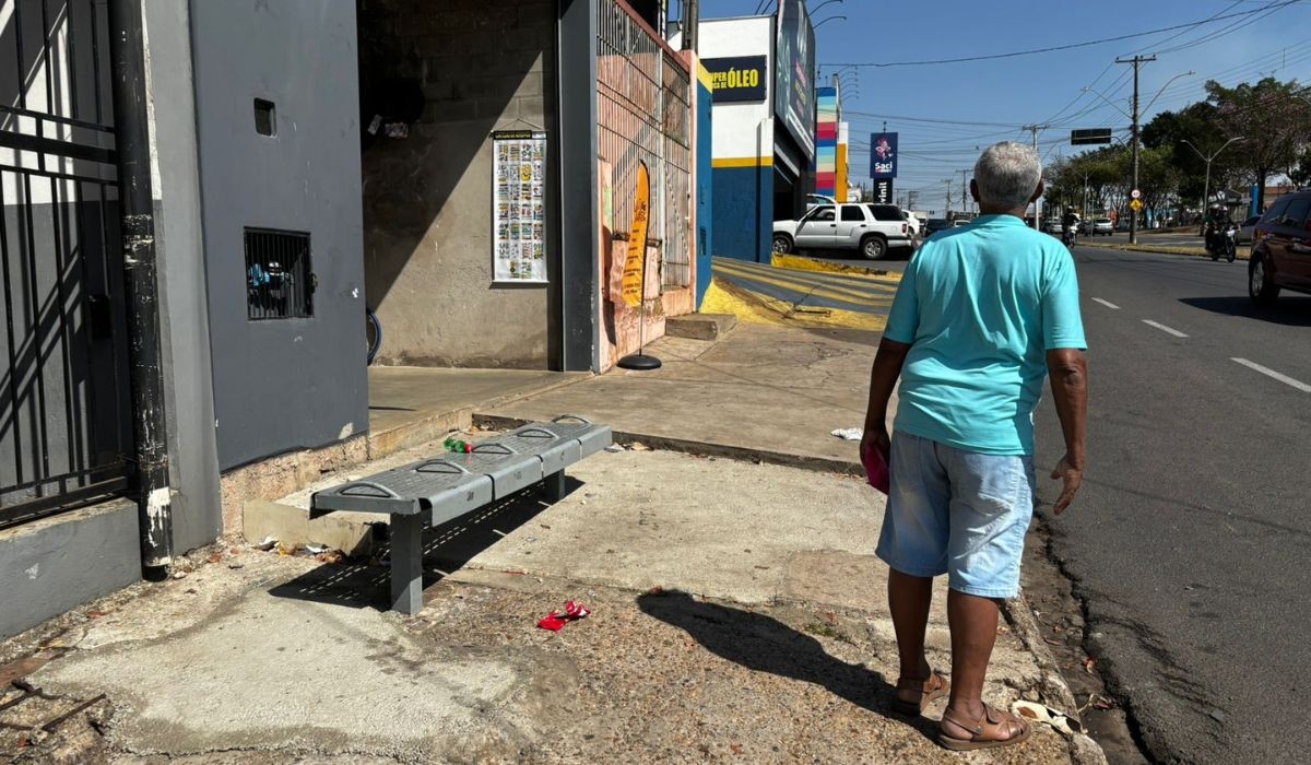 Moradores de Piracicaba reclamam da falta de manutenção em pontos de ônibus