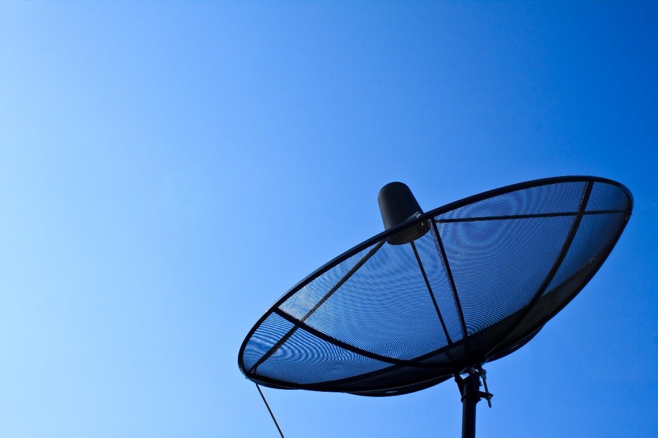 Famílias de MT podem agendar instalação de antena parabólica digital gratuita por WhatsApp 