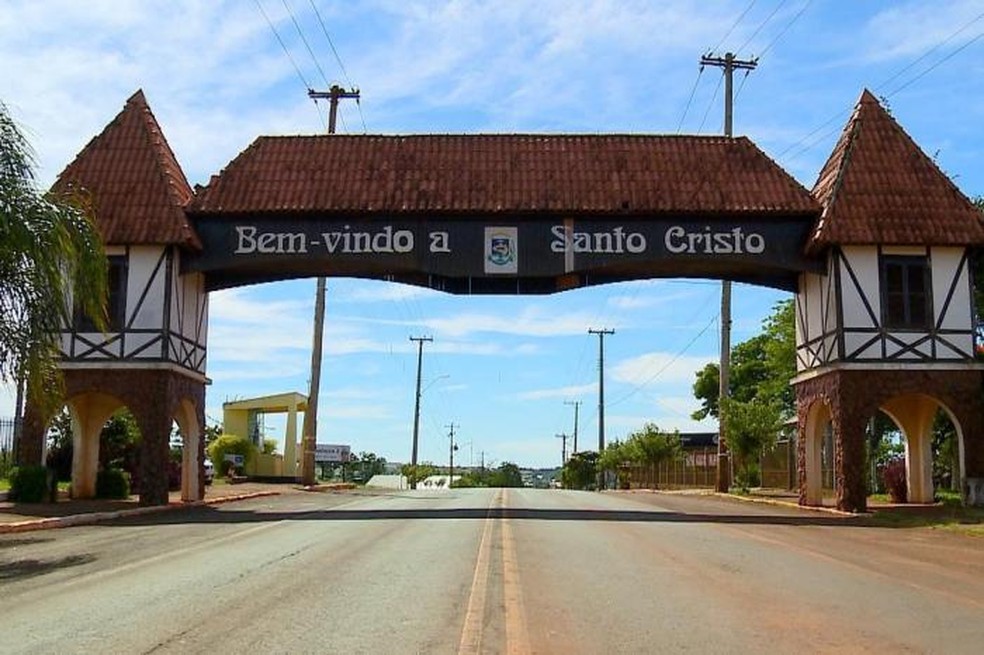 Pórtico de entrada de Santo Cristo antes do acidente — Foto: Jonas Santos/Agência RBS