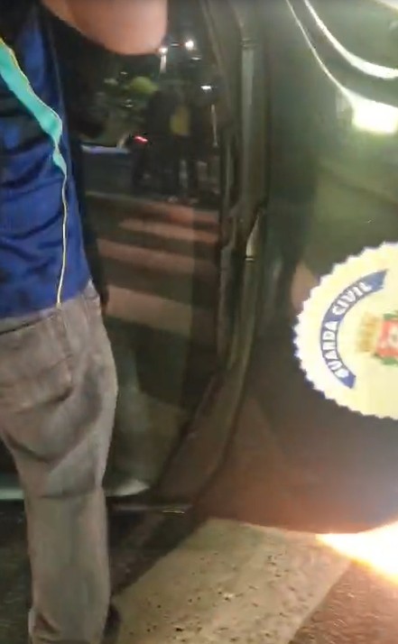 Viatura da GCM se envolve em acidente e tomba na Avenida Rebouças, Zona Oeste de SP