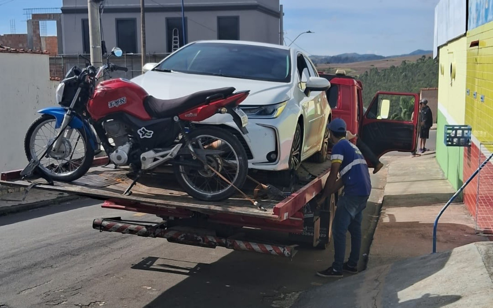 Motocicleta furtada de pátio do Detran é recuperada em Poços de Caldas; jovem é preso por receptação