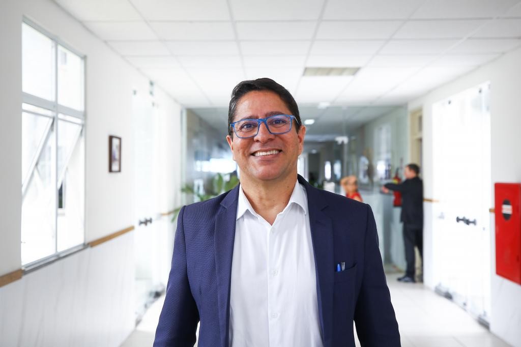 Vice-prefeito de Aracaju deixa função de secretário de comunicação 