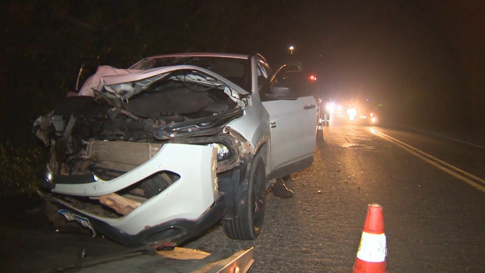 Motociclista morre em acidente com carro de turistas no Espírito Santo — Foto: Reprodução/TV Gazeta
