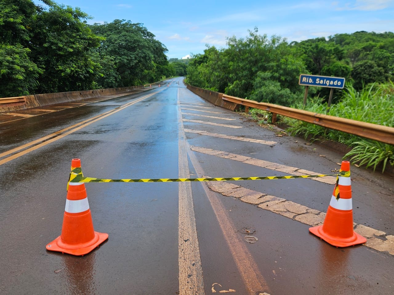 Morte de universitários em SP: estrada onde ocorreu acidente era rota alternativa para rodovia interditada por rachaduras