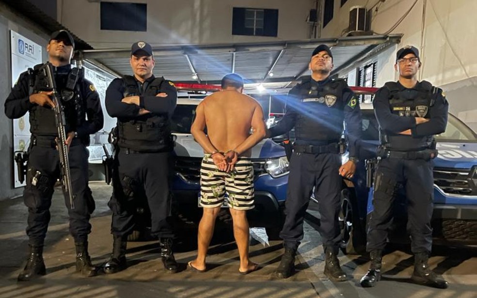 Homem foi preso suspeito de agredir, ameaçar e manter namorada em cárcere privado, em Rio Verde, Goiás — Foto: Divulgação/Polícia Civil