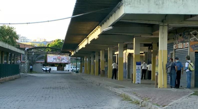 Autista grávida é importunada sexualmente em ônibus, pede ajuda a motorista e homem é preso no ES