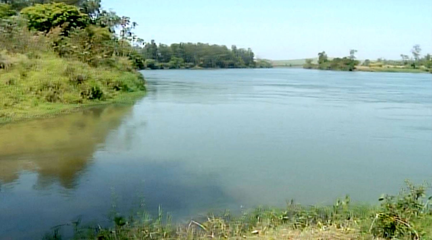 Bombeiros fazem buscas por homem que desapareceu no rio Paranapanema em Ourinhos