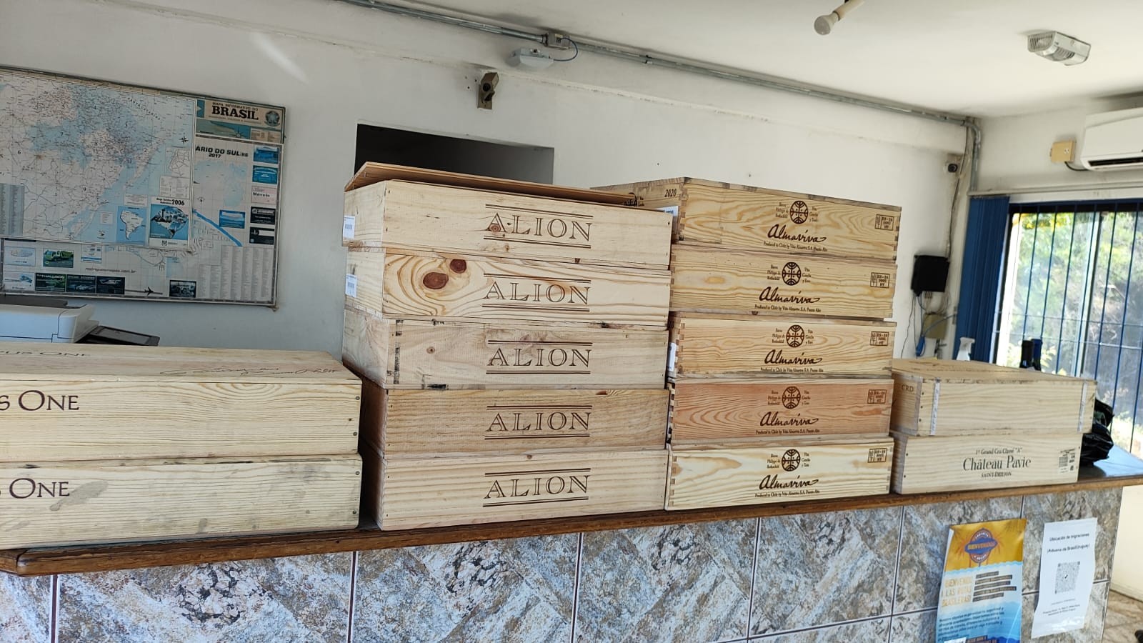 PRF apreende vinhos de luxo avaliados em R$ 300 mil no RS