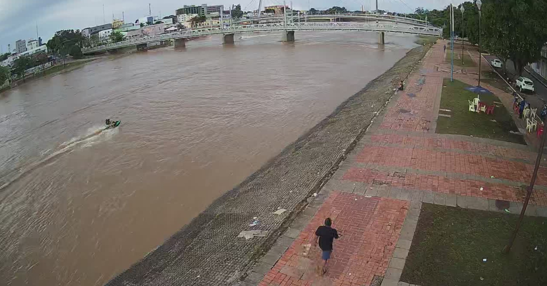 Após cinco dias, Rio Acre sai da cota de transbordo na capital, mas famílias seguem em abrigos