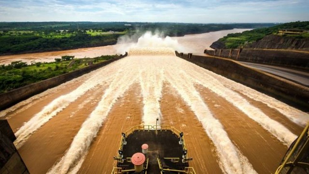 Itaipu é uma usina binacional e foi construída após acordo firmado entre Brasil e Paraguai em 1973 — Foto: GETTY IMAGES