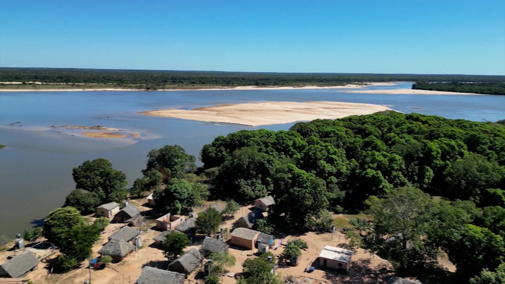 Seca impacta Rio Araguaia — Foto: Reprodução/TV Anhanguera