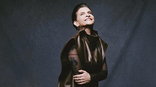 Marina Lima chega aos 70 anos como um símbolo perene de modernidade e sofisticação na música brasileira - 