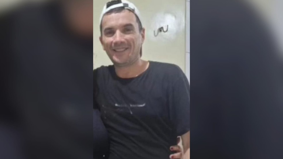 Sandro Carlos Rodrigues, o "Sandro do Paredão", fugiu do Fórum Clóvis Beviláqua, em Fortaleza, durante o julgamento pela morte do amigo. — Foto: Arquivo pessoal
