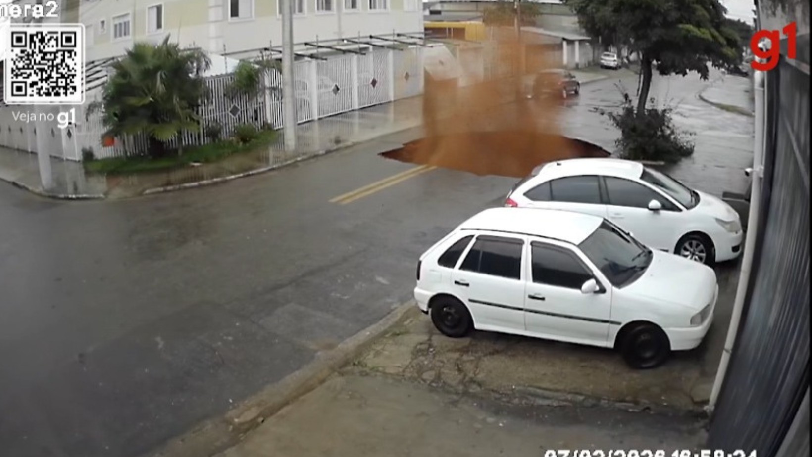 VÍDEO mostra momento em que cratera se abre na Zona Sul de São José dos Campos; assista