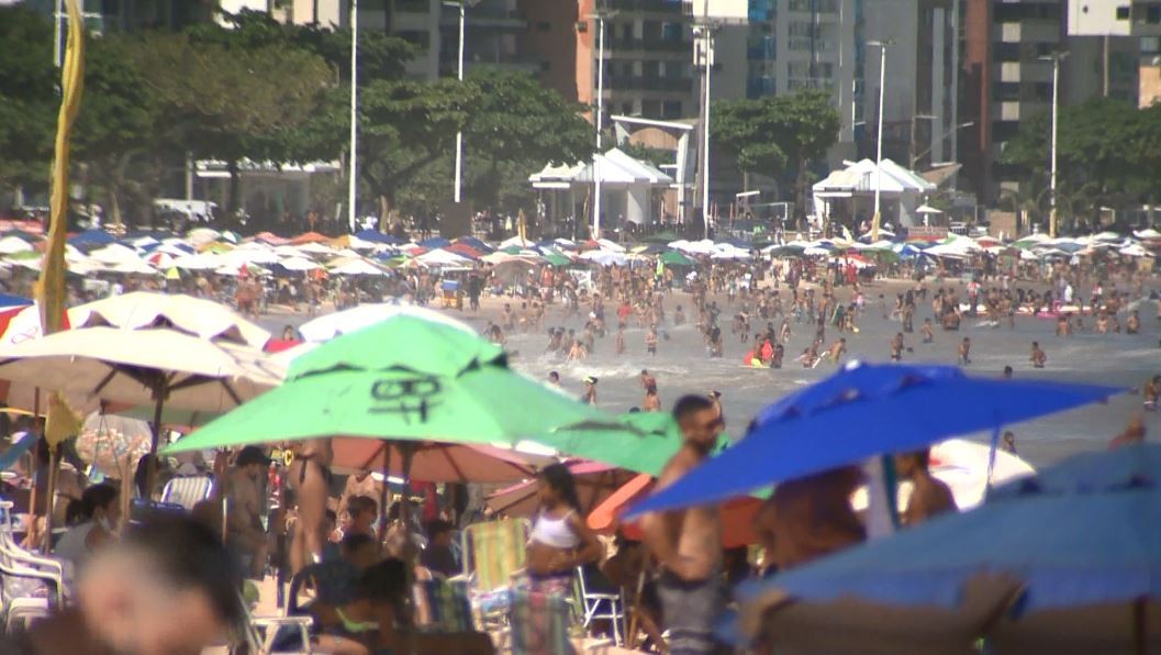 Caixa de som, churrasqueiras, tendas e animais: veja as regras para o verão e Réveillon em praias do ES