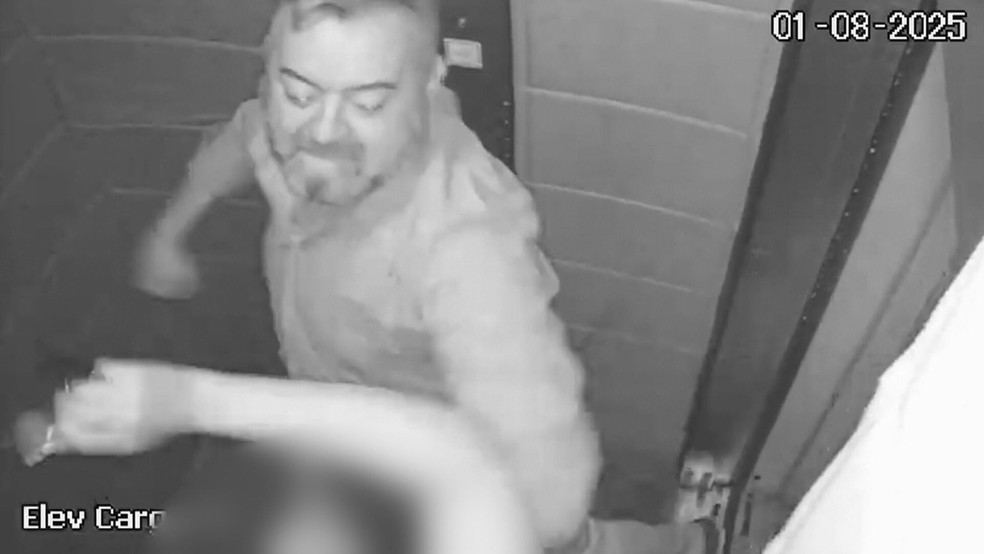Cleber Lúcio Borges, de 55 anos, agrediu a companheira dentro de elevador no Guará — Foto: reprodução