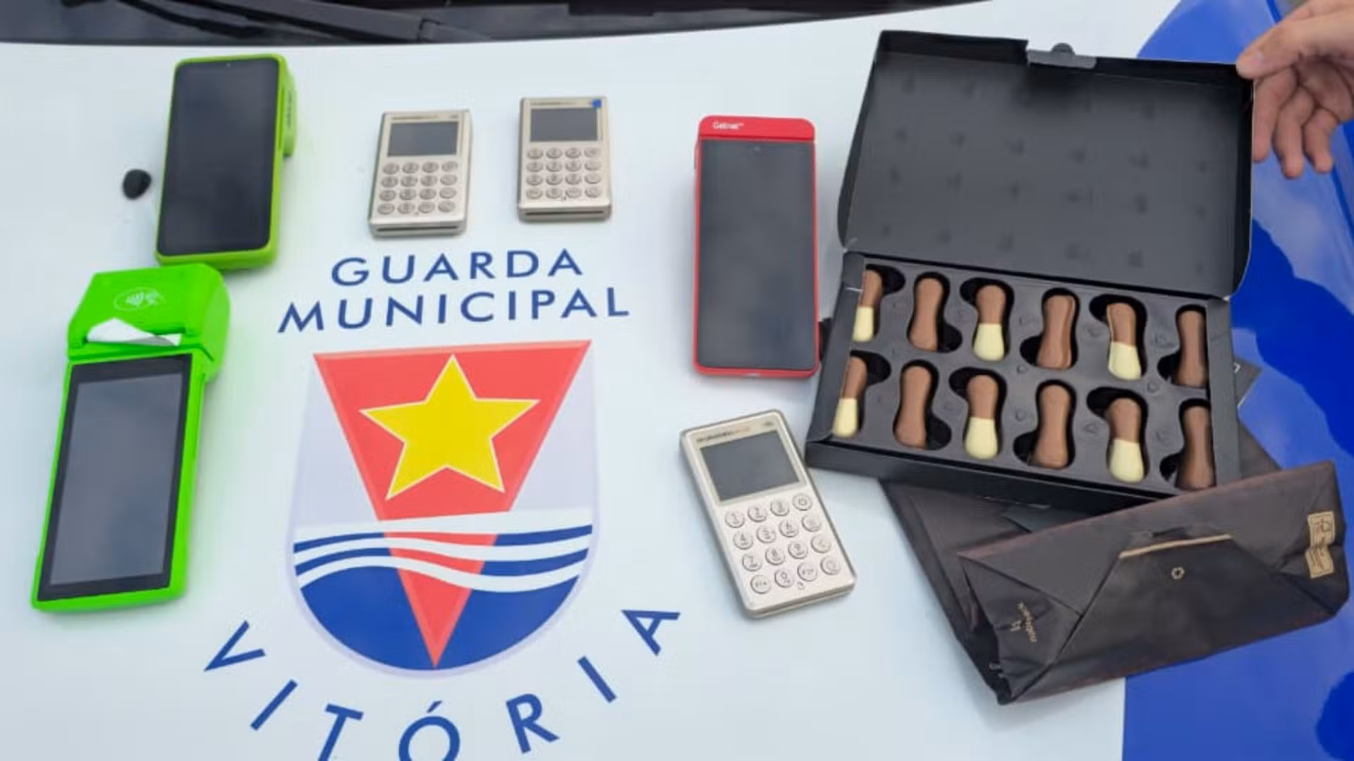 Homem é preso suspeito de se passar por entregador de exames para aplicar golpe da maquininha em idosos, em Vitória