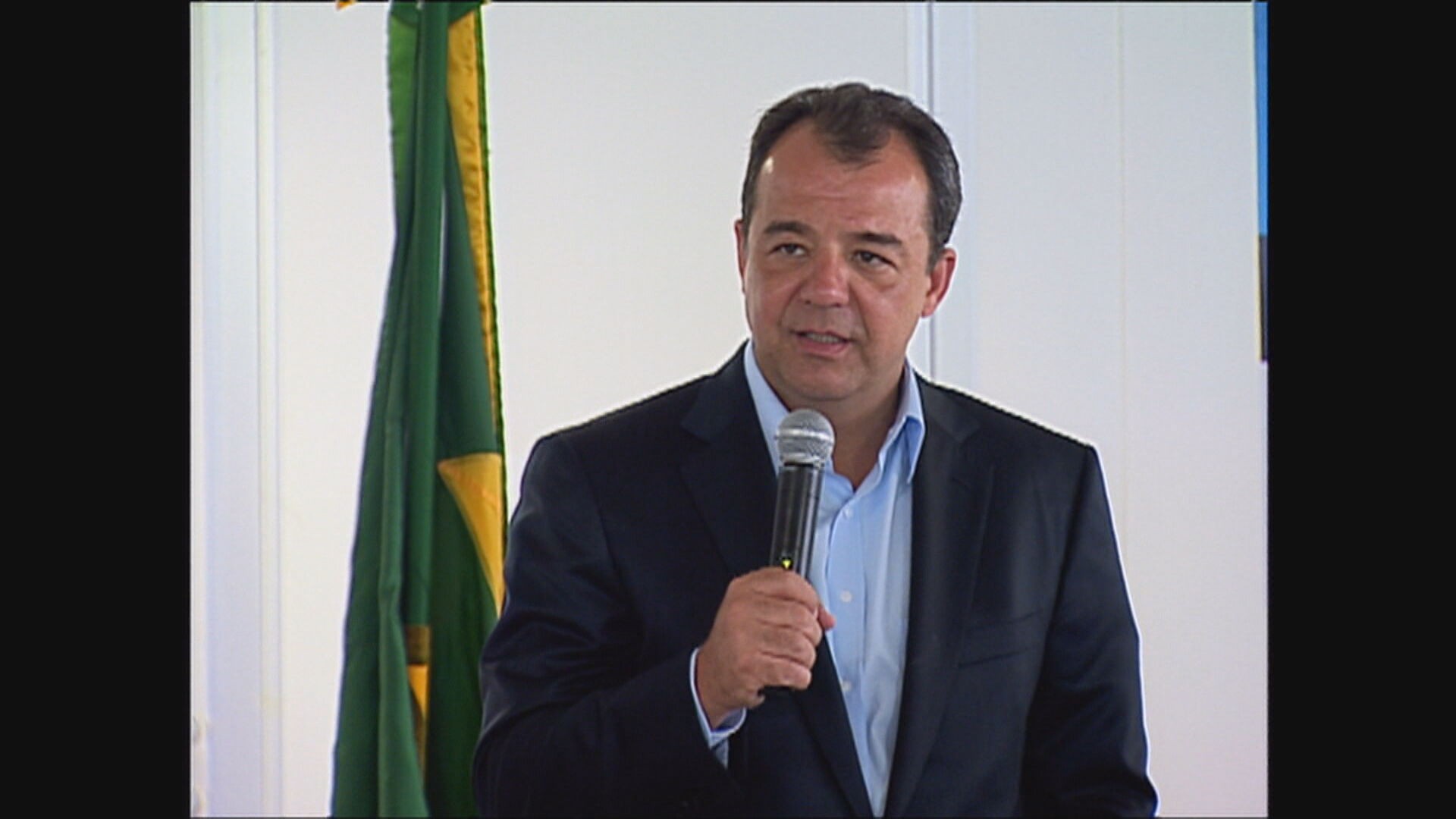 Sérgio Cabral é condenado a pagar R$ 1 milhão por regalias em presídios do Rio