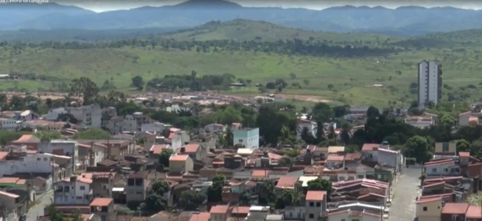 Vista aérea da cidade de Itapetinga, no sudoeste da Bahia, onde o crime foi registrado — Foto: Reprodução/TV Sudoeste