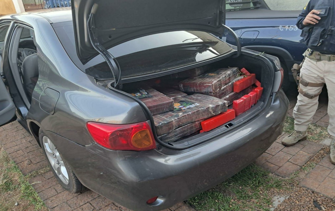 Perseguição na Raposo Tavares termina com apreensão de meia tonelada de maconha no interior de SP