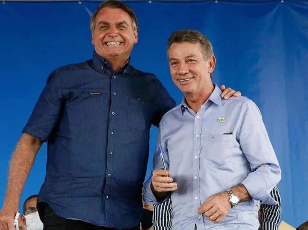 Governador Antonio Denarium ao lado de Jair Bolsonaro, em Roraima. — Foto:  Reprodução/Facebook/Antonio Denarium/Arquivo