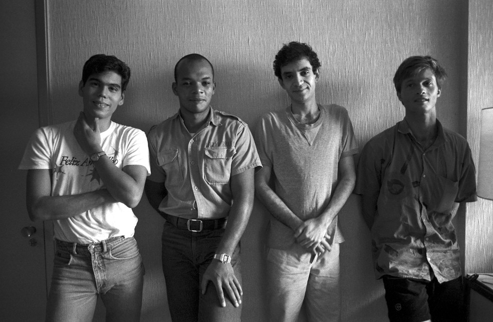 Dado Villa-Lobos, Renato Rocha, Renato Russo e Marcelo Bonfá, membros da banda Legião Urbana, posam para fotografia em 1986 — Foto: Juvenal Pereira/Estadão Conteúdo/Arquivo