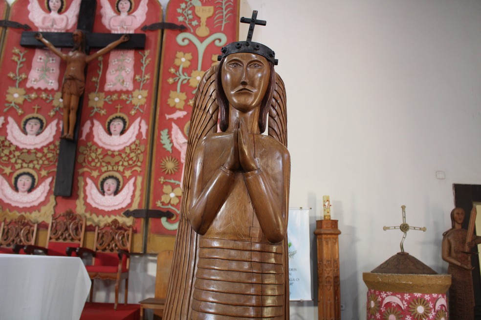 Arte santeira em madeira do Piauí é reconhecida como patrimônio cultural do Brasil — Foto: Lívia Ferreira/g1