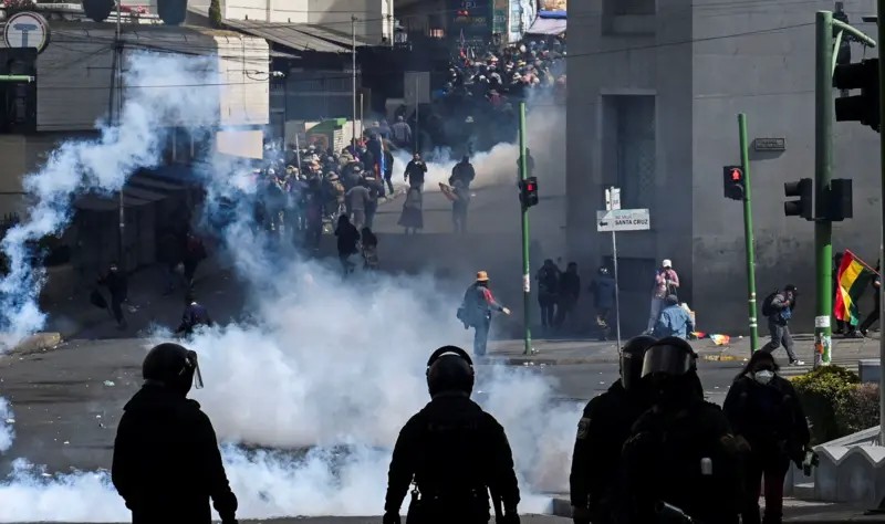 Government issues warning and recommends Brazilians to avoid traveling to Bolivia amid the crisis in the country