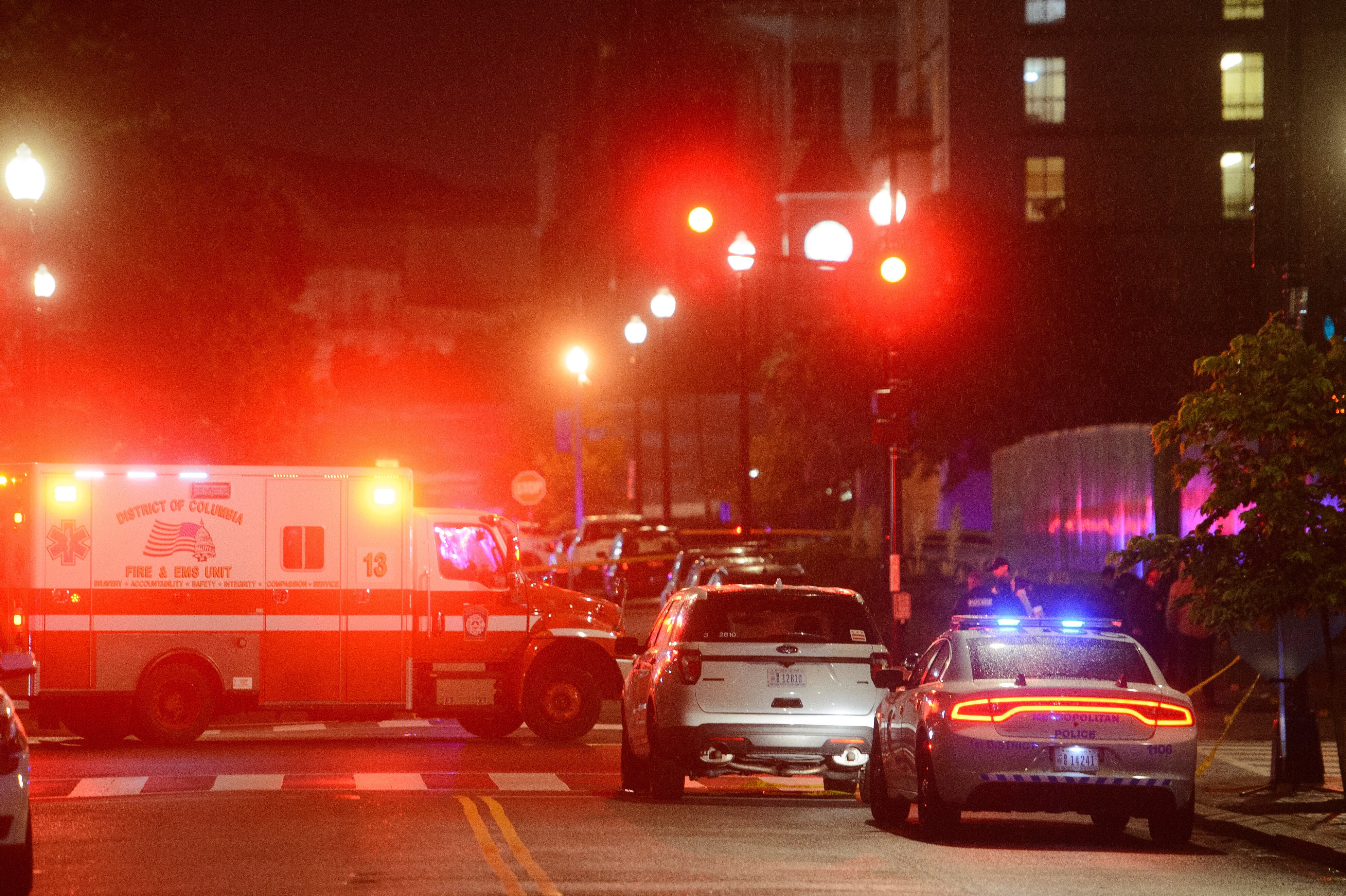 2 funcionários da embaixada de Israel morrem baleados em frente ao Museu Judaico de Washington, capital dos EUA