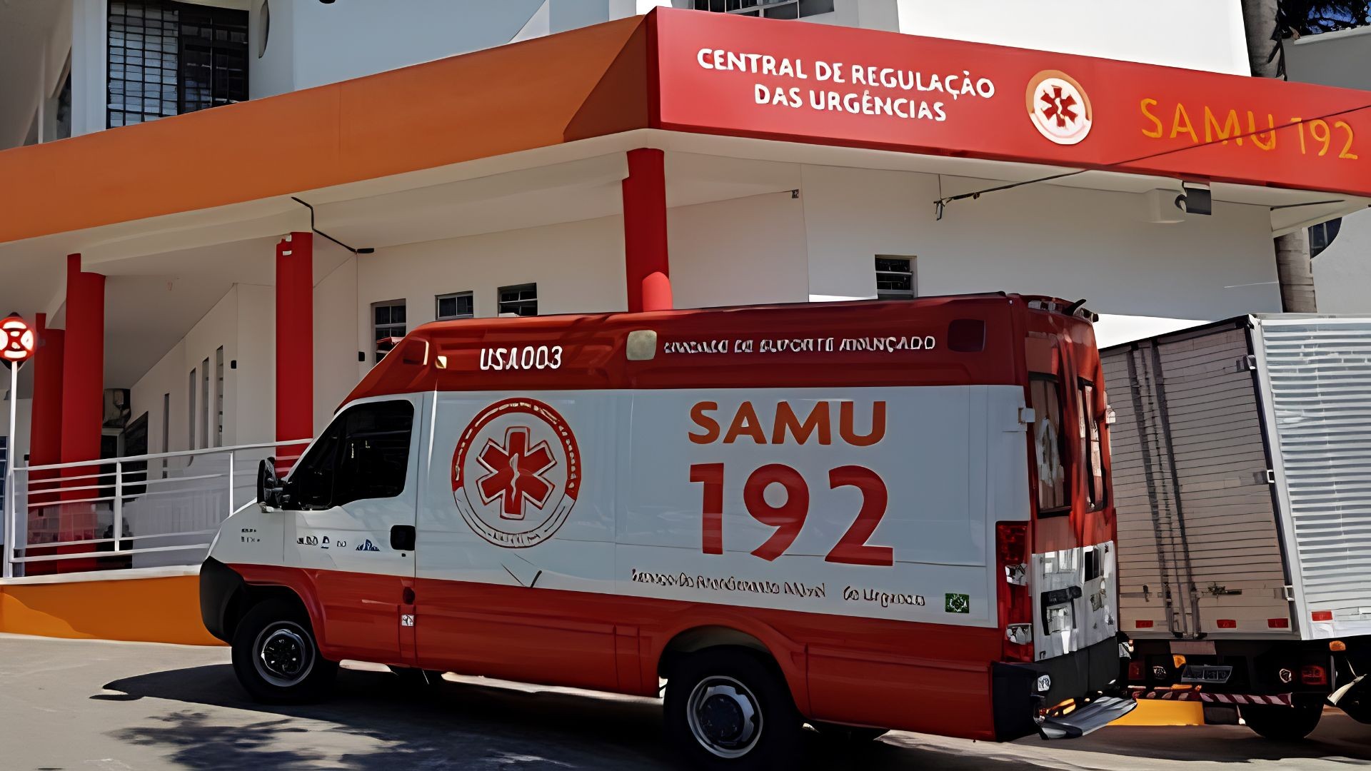 Palanque desaba durante festa de casamento e deixa nove feridos em MG