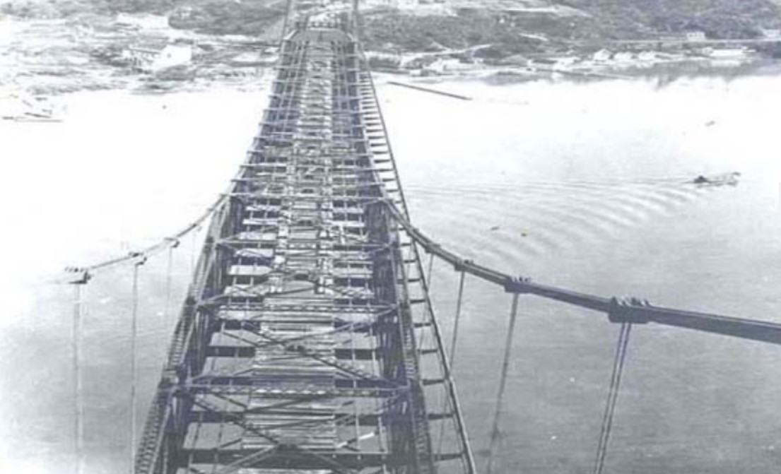 Da cobrança de pedágio à interdição total: veja curiosidades da Ponte Hercílio Luz, que completa 100 anos em 2026 