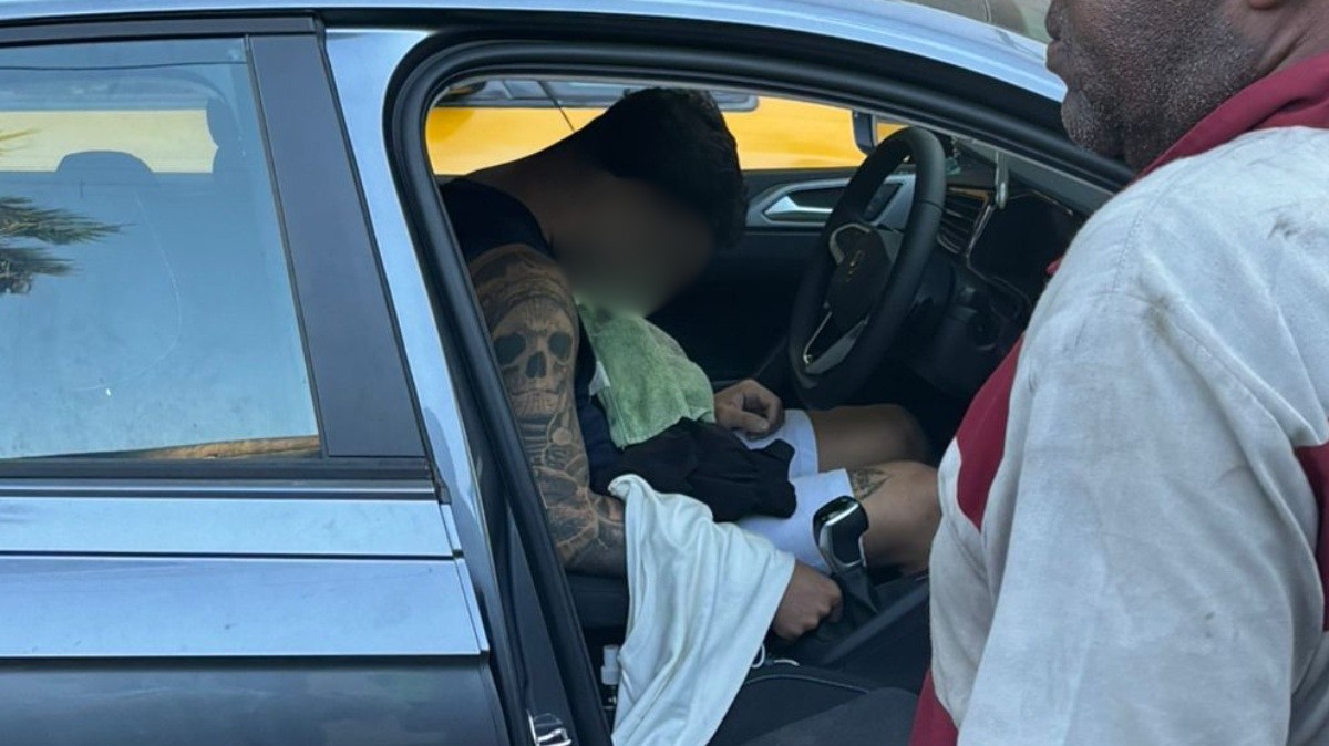 Homem é baleado em São Cristóvão; vítima estava com o filho de 7 anos no carro