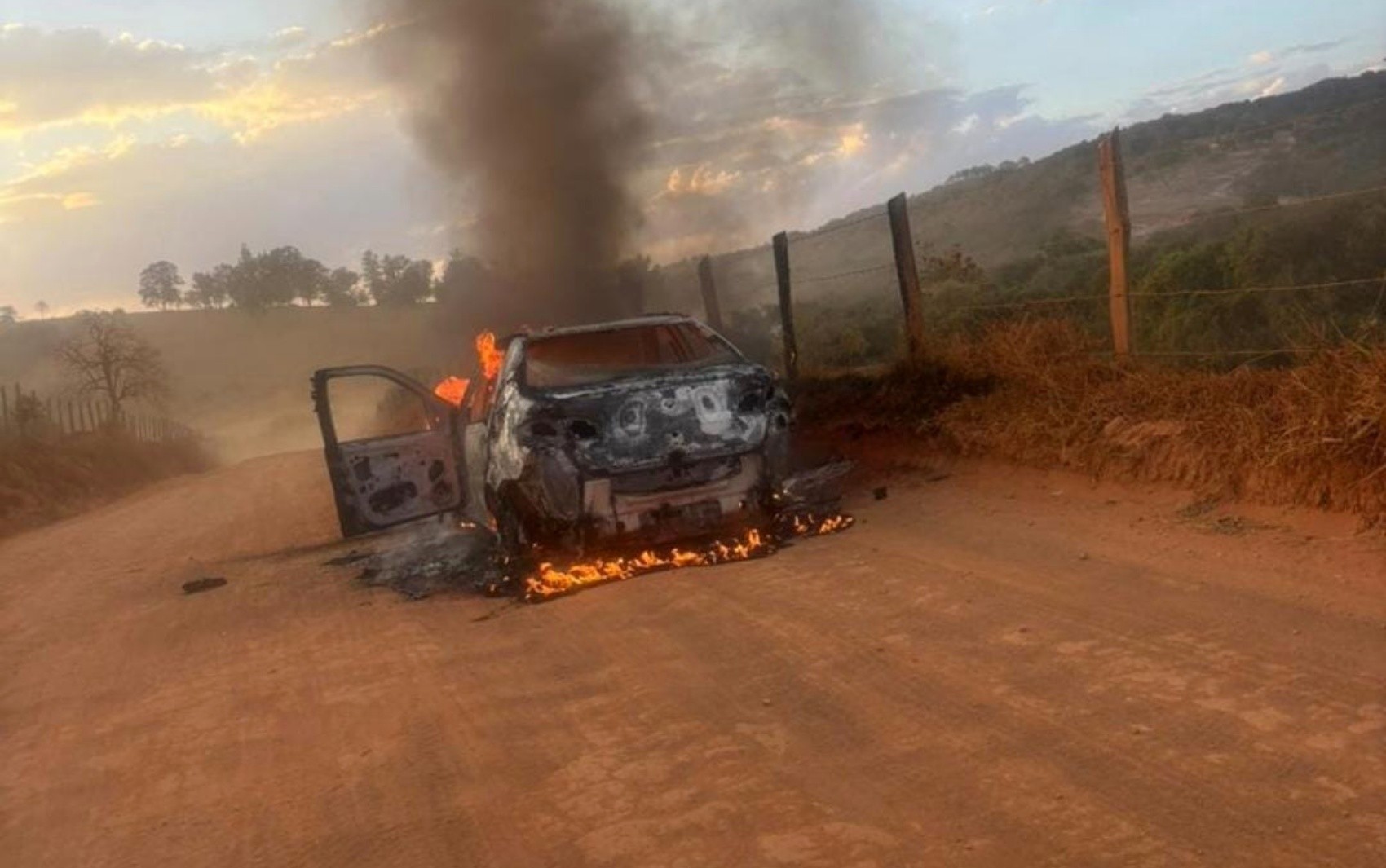 Homens são mortos a tiros em possível execução ligada ao tráfico de drogas em Bom Sucesso, MG