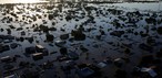 Ruas alagadas em Canoas, na região metropolitana de Porto Alegre (RS), na noite desta nesta segunda-feira (6) — Foto: Reuters/Amanda Perobelli