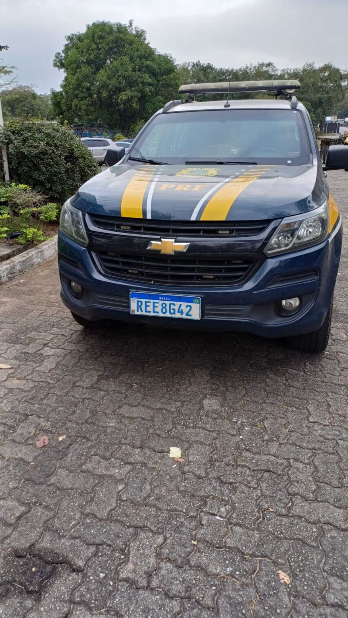 Carro clonado é apreendido pela PRF na Via Dutra, em Itatiaia