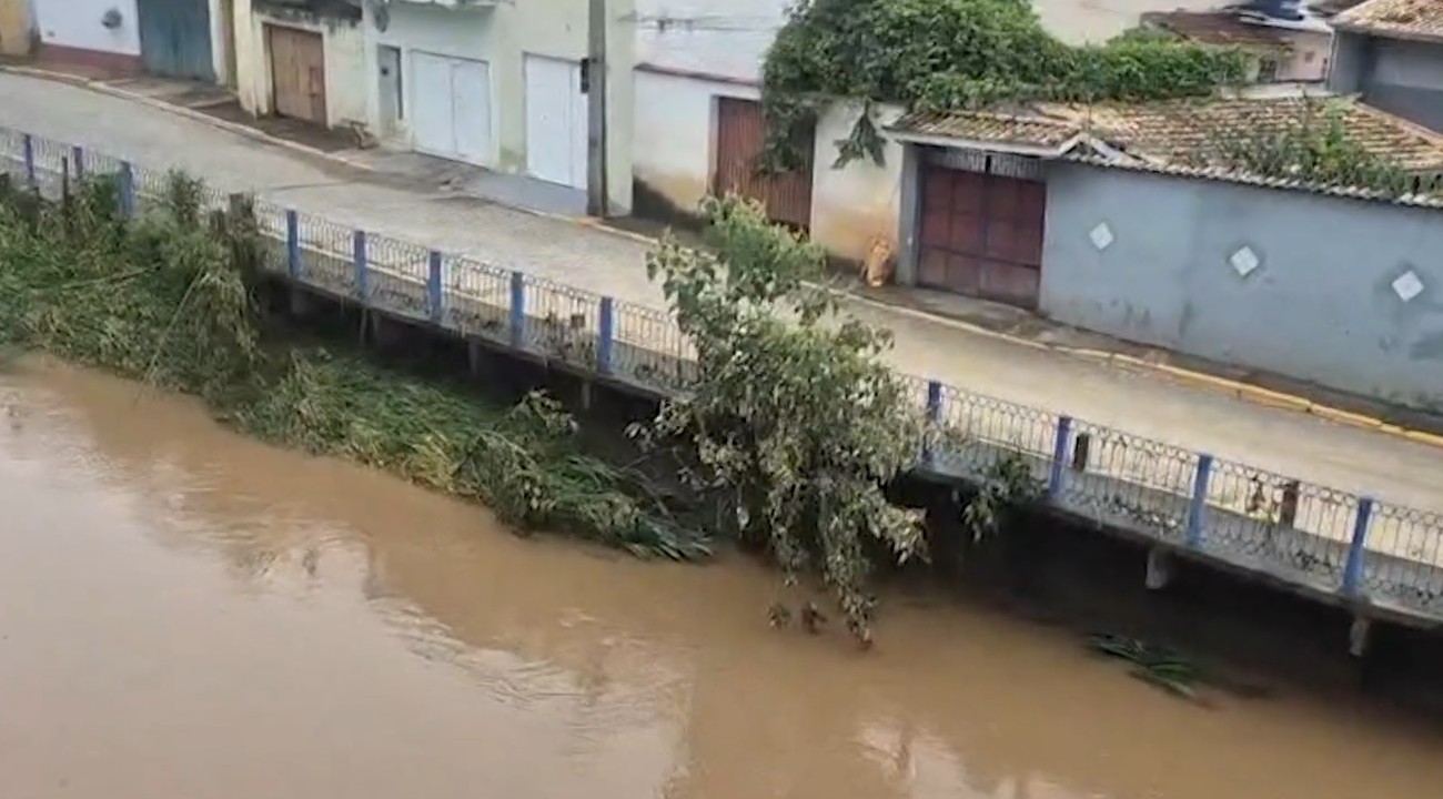 São Luiz do Paraitinga não tem mais pontos de alagamento após rio transbordar, diz Defesa Civil