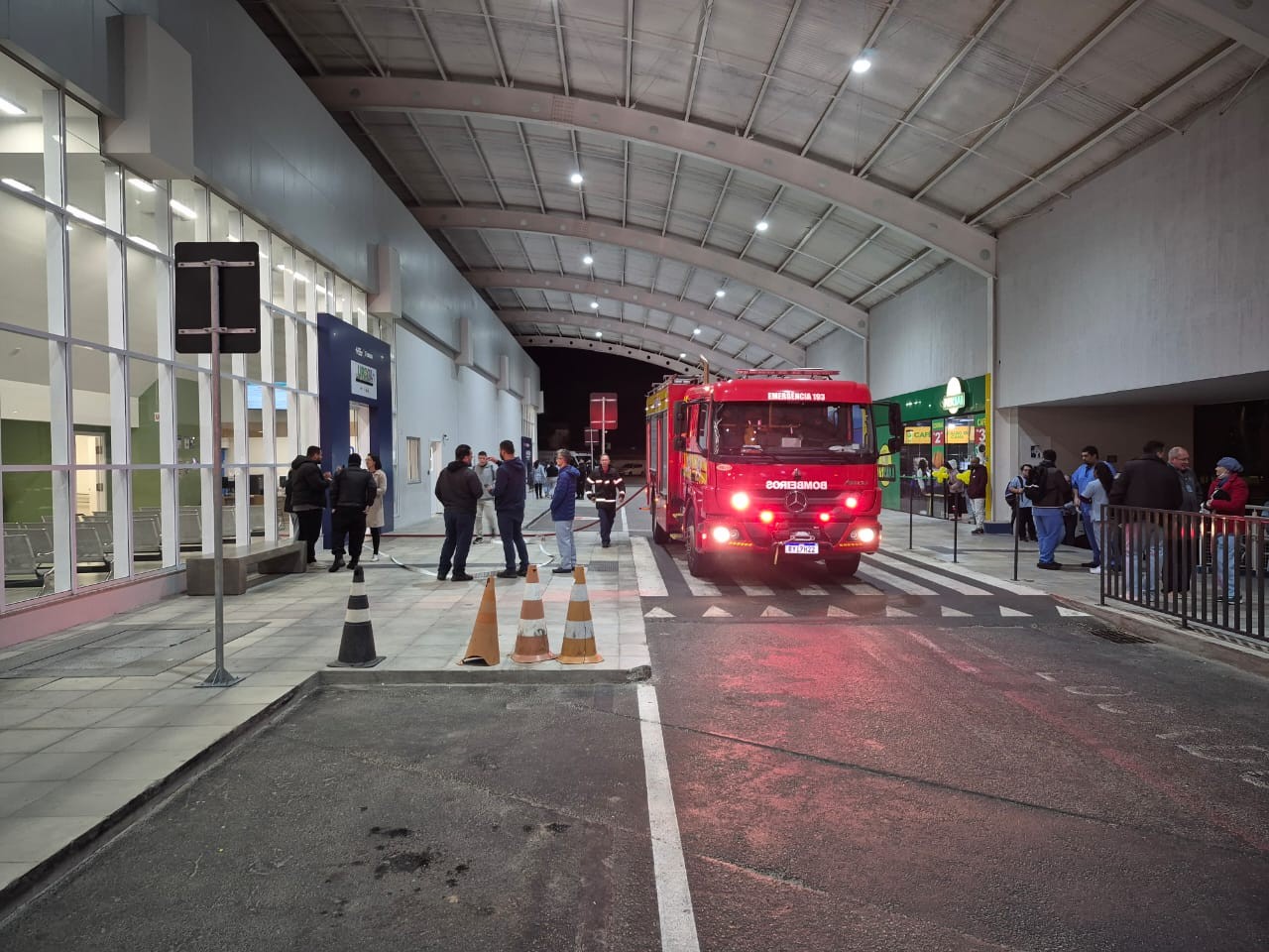 Incêndio atinge Multi Hospital de Florianópolis e causa intoxicação em 11 pessoas 