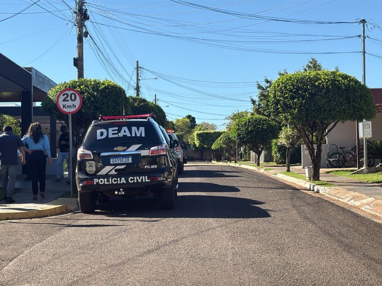 Filho esfaqueia a própria mãe durante surto em condomínio de Campo Grande