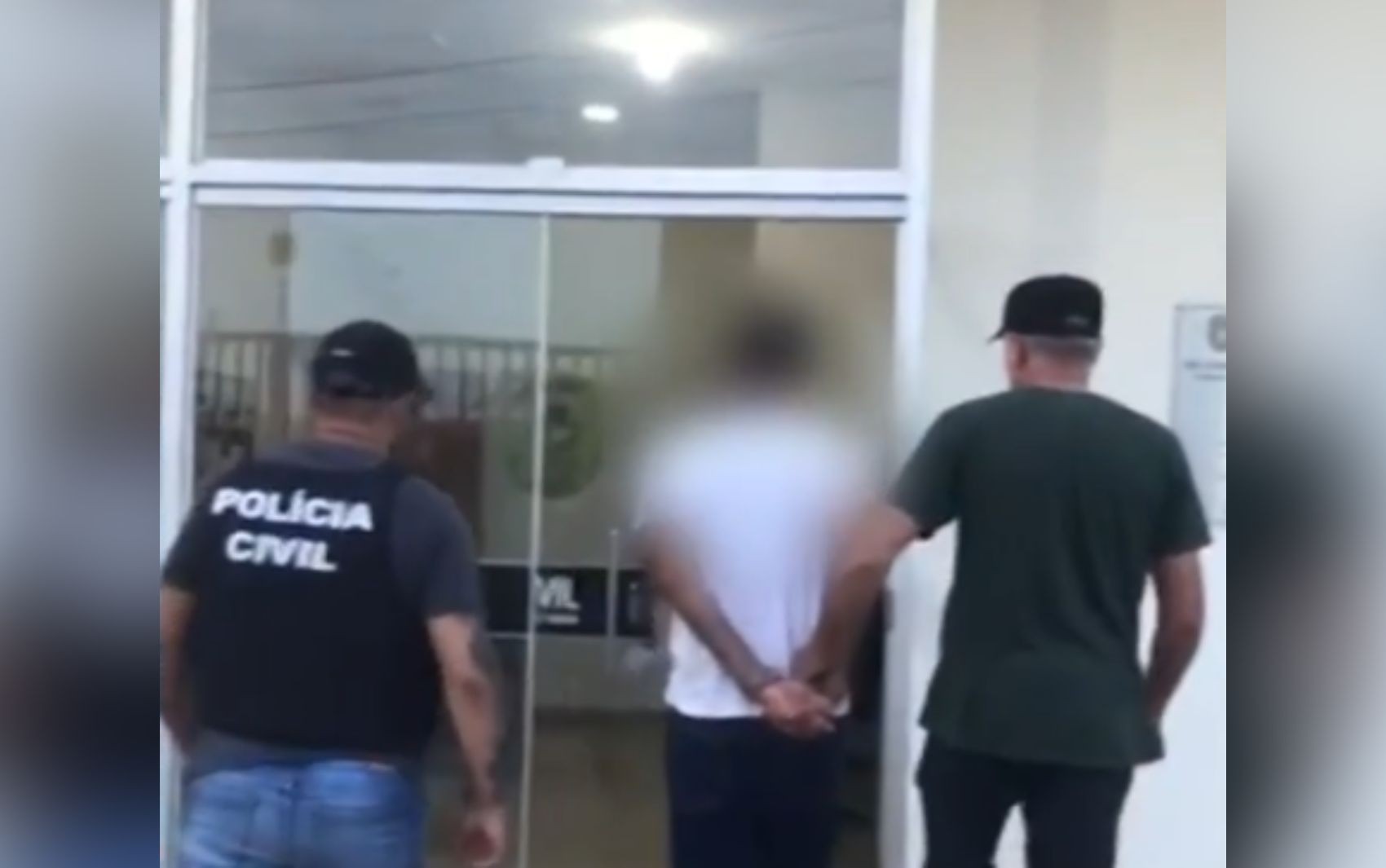 Pai é preso suspeito de estuprar a filha enquanto ela dormia, em São Simão