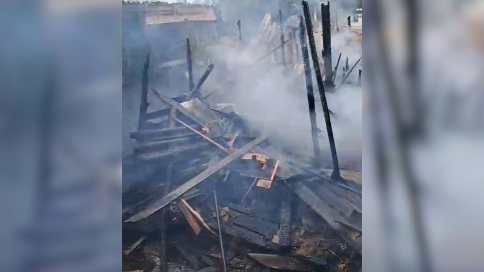 Incêndio de grandes proporções destrói barracos em comunidade de Bauru