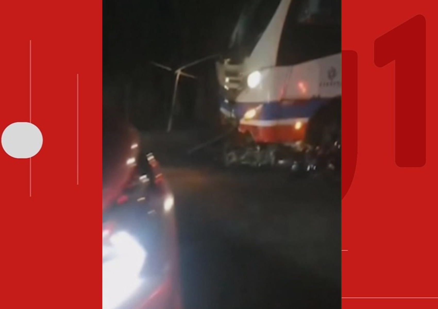 Homem morre e outro fica ferido após acidente entre motocicleta e ônibus da Sesab na Bahia