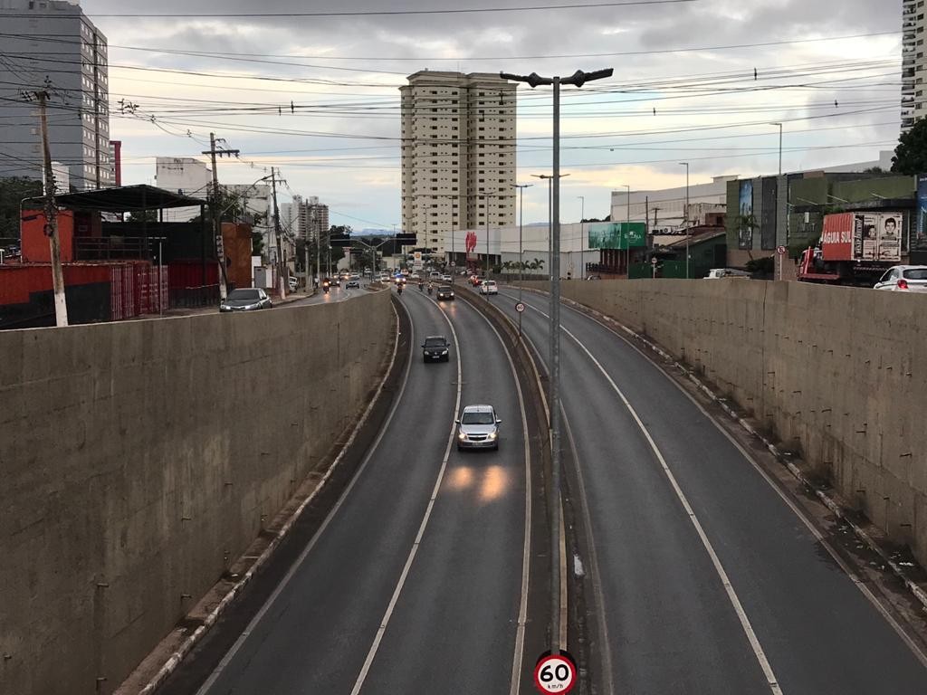 Sete avenidas de Cuiabá e Várzea Grande devem ter asfalto recuperado; veja lista